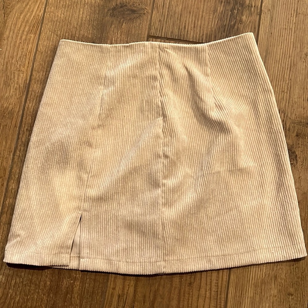 Mini skirt! Corduroy textured.